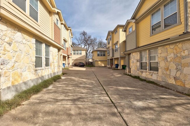 Photo - 710 Franklin Blvd