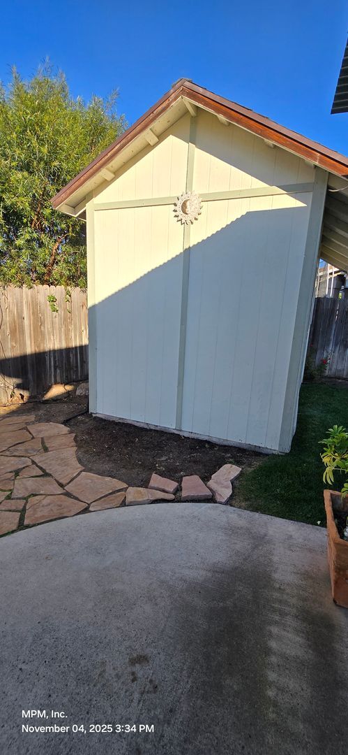 Photo - 3 bedroom 2 Bath home with garage, yard an...