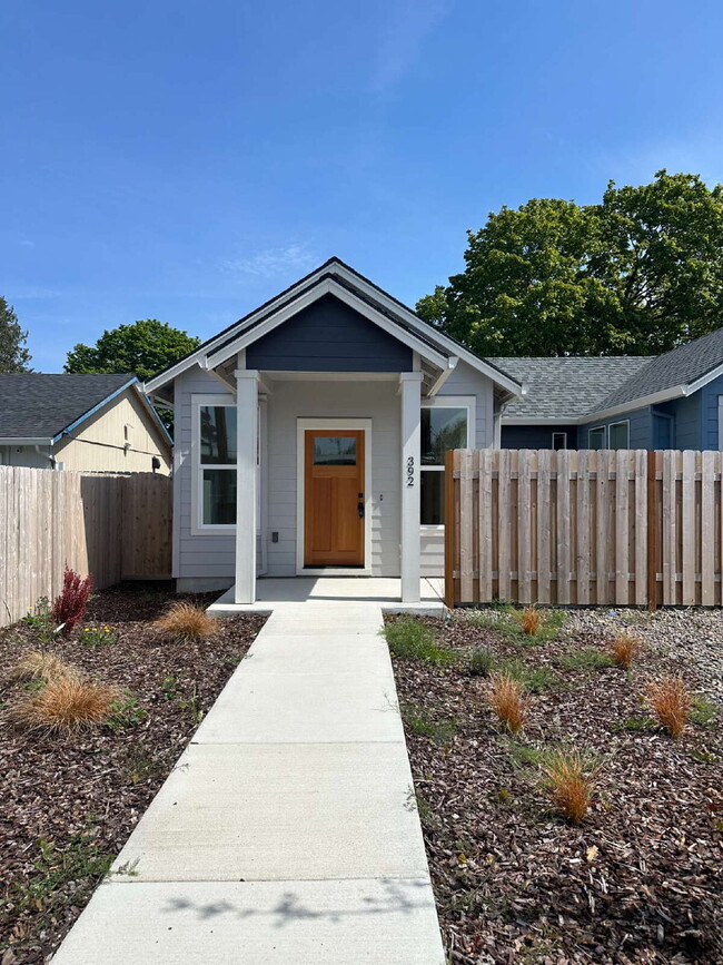 New, Bright 2-Bedroom Duplex in Montivilla... - New, Bright 2-Bedroom Duplex in Montivilla... Apartment