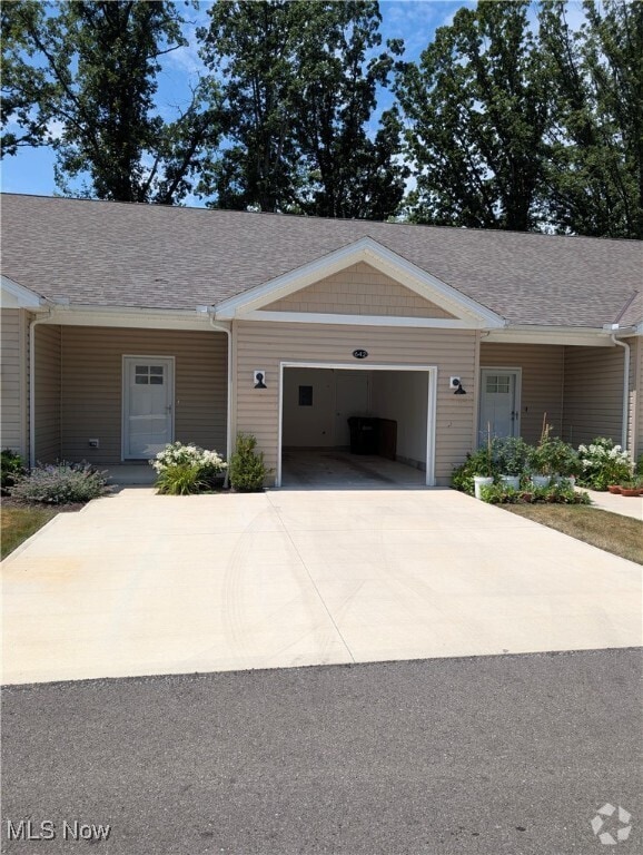 Building Photo - 642 Treadway Blvd Rental