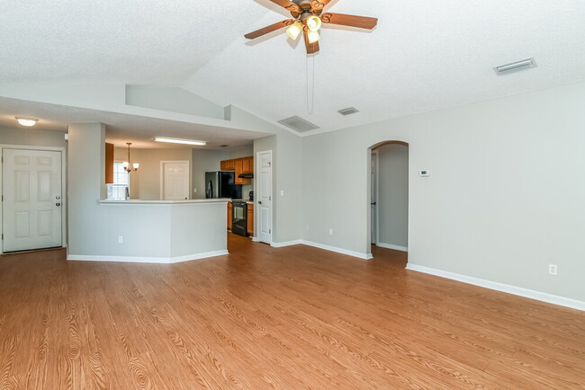 Photo - 3111 Wavering Ln