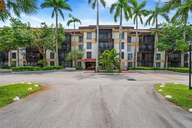 Building Photo - 5530 NW 44th St Unit 408C