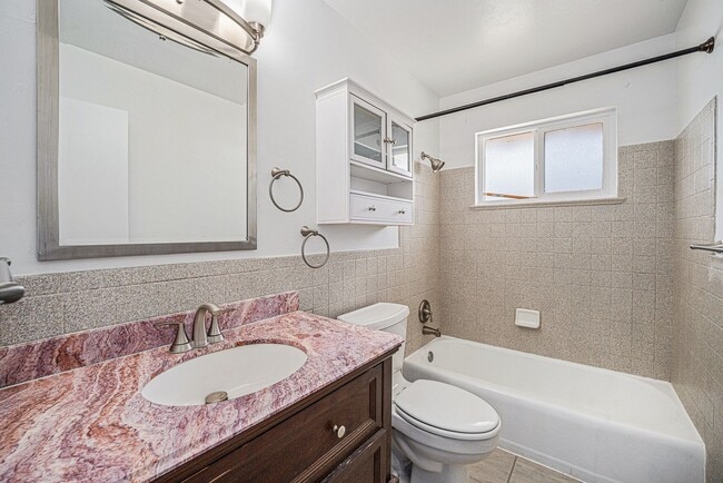 Photo - Spacious 4 bedroom home in the heart of Wheat Ridge!