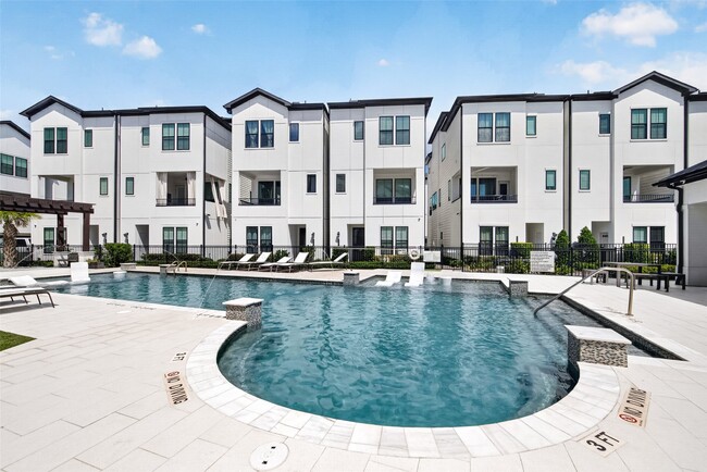Building Photo - 2812 Grand Fountains Dr Unit F