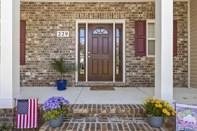 Photo - Spacious Home with Screened Porch & Community Kayak Launch