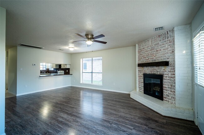 Photo - 512 Birdsong Dr