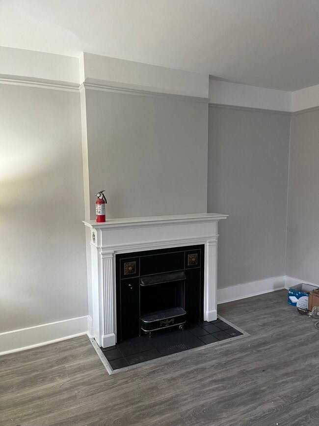 Photo - 3931-3931 California Ave