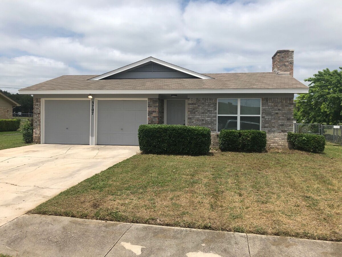 3 bedroom 2 Bathroom - 3 bedroom 2 Bathroom