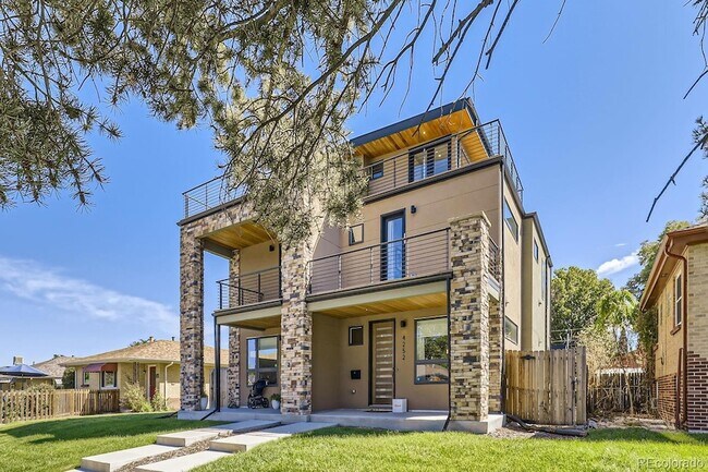 Photo - 4252 Perry St
