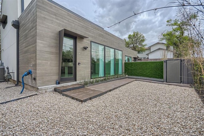 Building Photo - 2203 Walsh Tarlton Ln