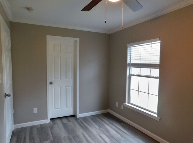 Photo - 107 Varsity Dr Unit 107 Room B