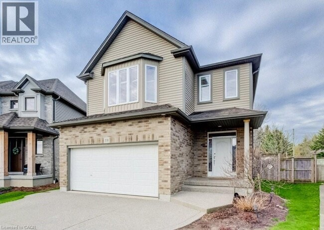 Photo - 331 Westpark Cres