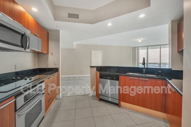 Building Photo - 241 Riverside Dr Unit 905