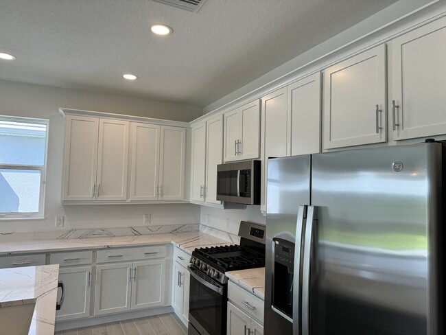 Photo - 1027 Waterline Ct