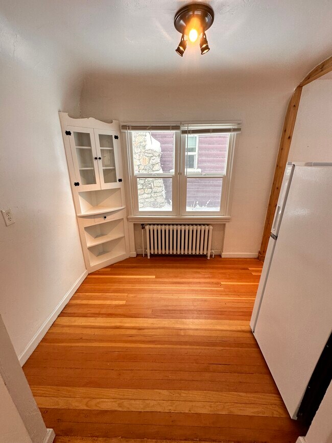 Photo - 2445 Custer Ave