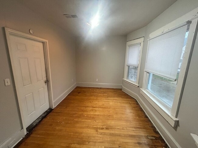 Photo - 2577 N 15th St Unit 2577 N 15th St #Upper