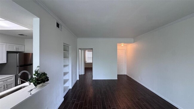 Building Photo - 6000 Shepherd Mountain Cove Unit 1309