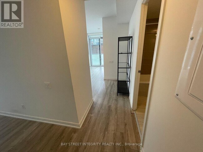 Photo - 28 Wellesley St E Unit 809 MASTER