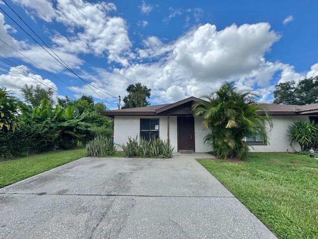 Building Photo - 770-780 E North St Unit 770 E North St