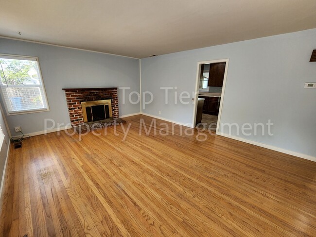Photo - Cozy 2 Bed/1 Bath/ 816 Sqft House in Pleasant Hill available May 15th for lease!