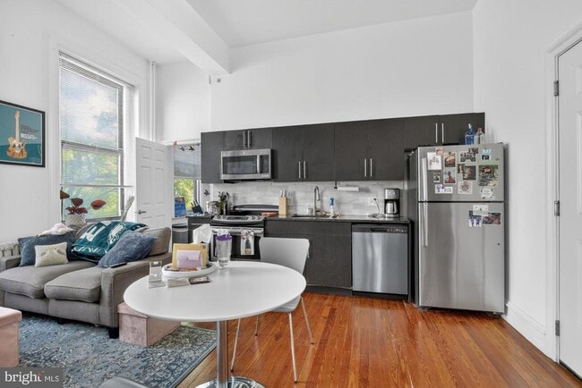 Photo - 2319 Fitzwater St Unit 302