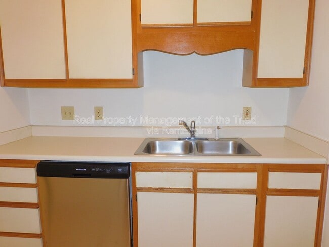 Photo - 515 Mystic Dr Unit Apt A