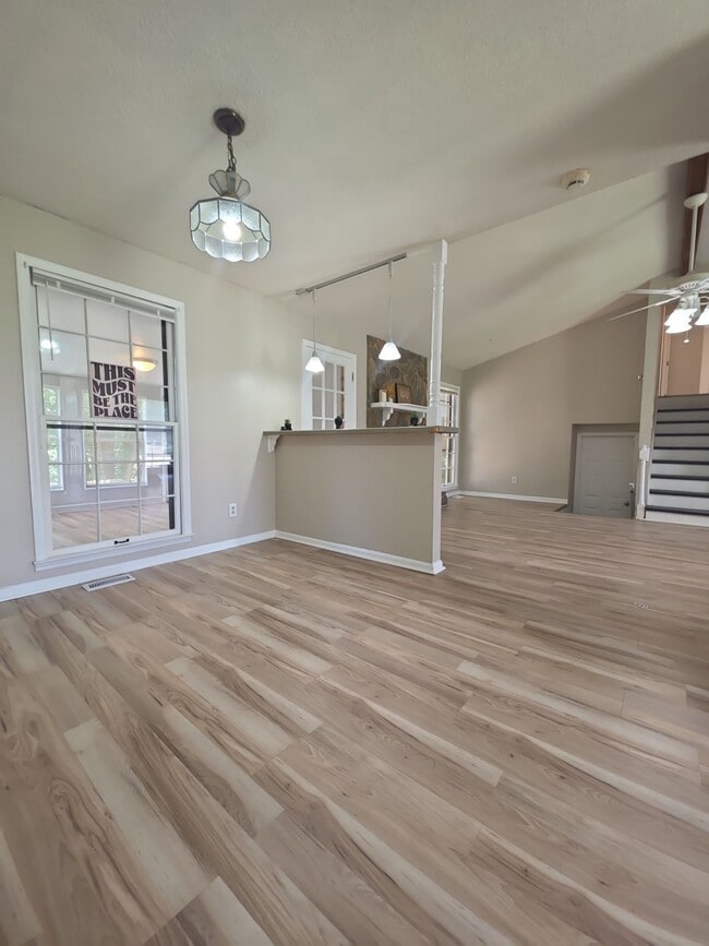 Photo - 3582 Winchester Rd