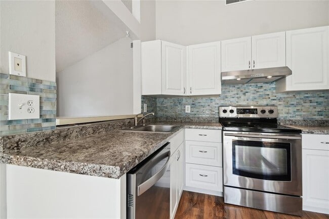 Photo - 2803 Northcote Dr