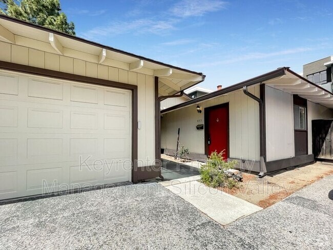 Building Photo - 933 Miramonte Ave Rental