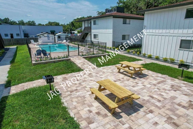 Photo - 1436 Berrier St