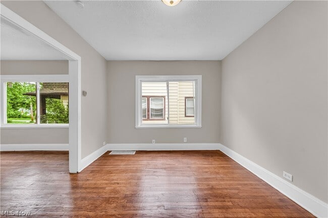 Building Photo - 3519 W 100th St Unit 1