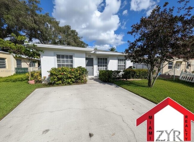 Photo - 720 NW 15th Terrace