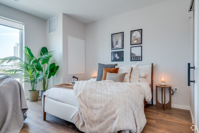 Studio - 536SF - Bedroom