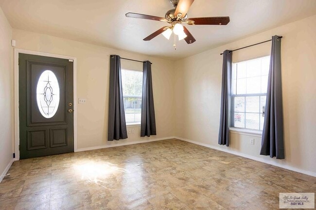 Photo - 306 W 6th St