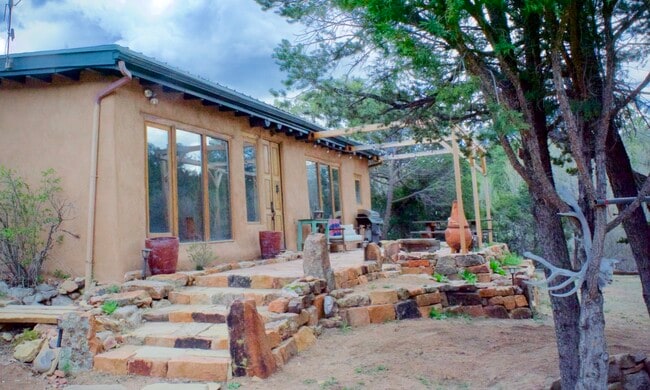 Building Photo - 39 Burro Bend Unit A