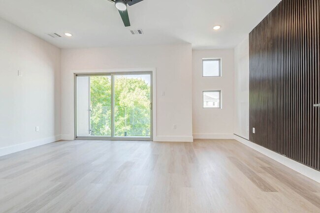 Photo - 5634 Dolores St