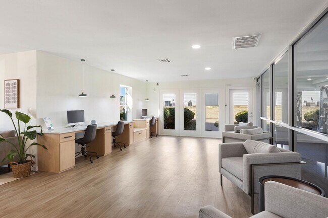 Coventry Park apartments — community photo