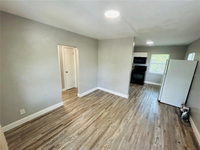 Photo - 1544 Ella St