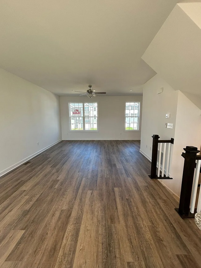 Photo - 321 Avon Dr