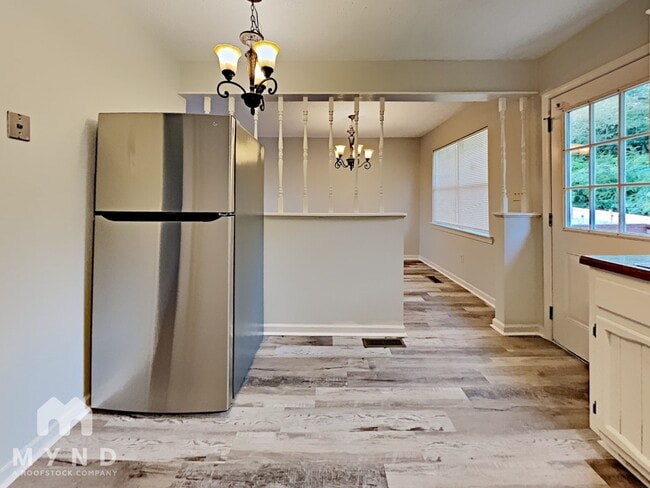 Photo - 2269 Belmore Ln