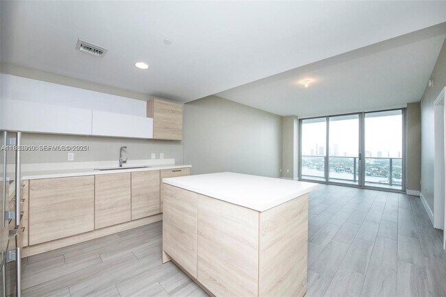 Photo - 16385 Biscayne Blvd Unit 2616