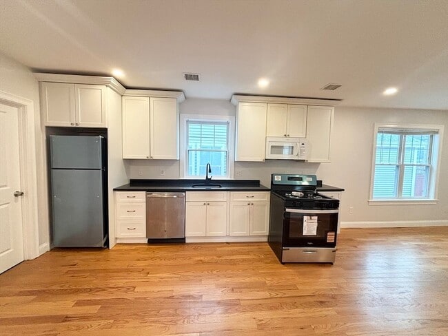 Photo - 156 Bow St Unit 2