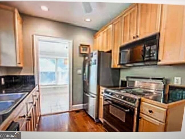 Photo - 707 Cumberland Rd NE