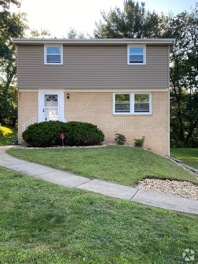 Building Photo - 933 Cedarwood Dr Rental