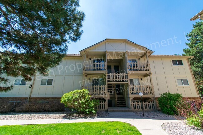 Building Photo - Great 2 bed 1 bath Condo in a Great Location!