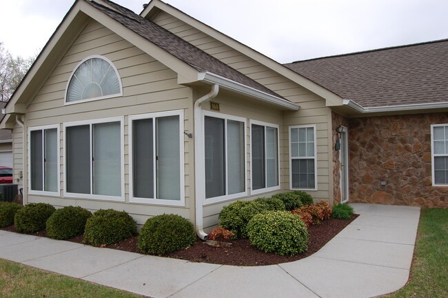 Photo - Main level living - 2 BR / 2 BA - Sunroom ...