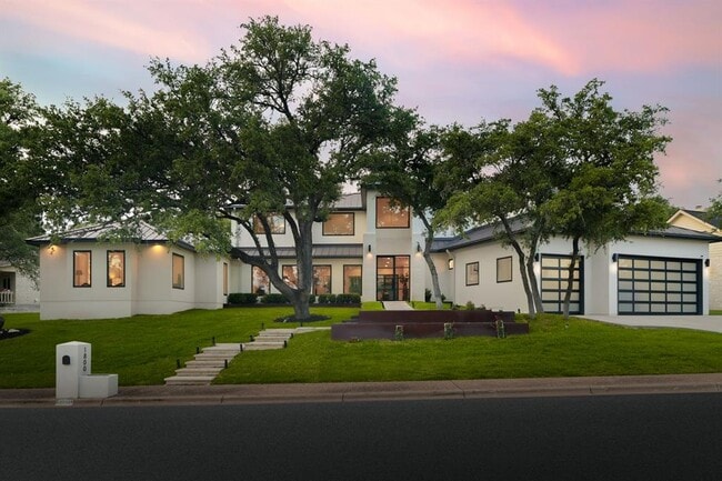 Building Photo - 1800 Bay Hill Dr