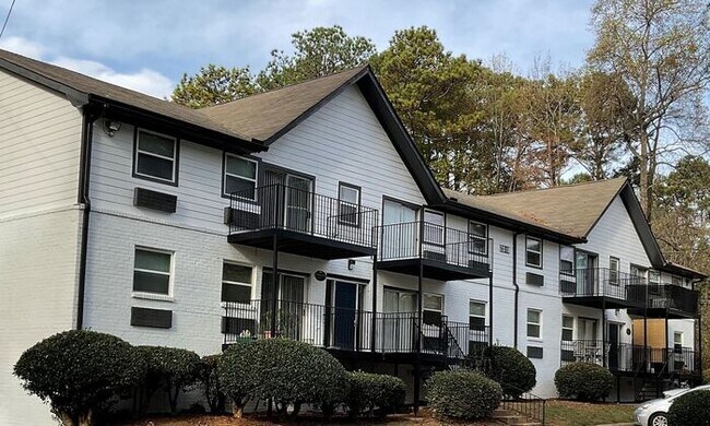 Spacious Apts - Excellent Tucker Location - Spacious Apts - Excellent Tucker Location