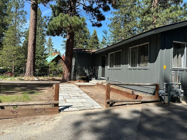 1083 Aspenwald Rd