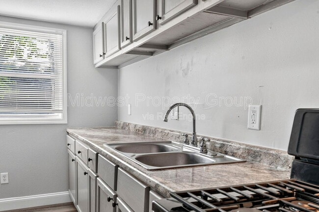 Photo - 273 Roderick Dr